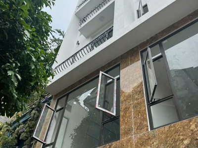 Bán nhà 6 tầng, 41m , ngọc thụy - long biên - giá 9.7 tỷ - vị trí vàng, sổ đỏ chính chủ 0