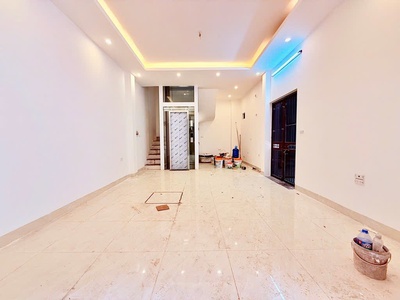 Nhà 6 tầng thang máy - lô góc - ngõ nông gần ô tô Vạn Phúc hà Đông giá chỉ hơn 7 tỷ 1