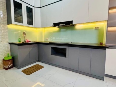 Nhà trường chinh - chủ cần bán gấp - thang máy - xây mới - 9 tỷ 7 2
