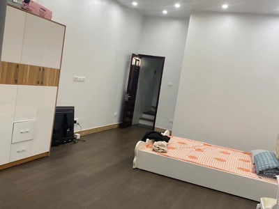 Cần bán gấp nhà đẹp thịnh quang 46m2 , 5 tầng , 4 ngủ , 8,5 tỷ 2