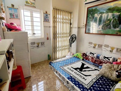 Bán gấp nhà q5-shr,2căn ra mt nguyễn văn cừ 4tầng btct giá siêu tốt 3tỷ150tr 3