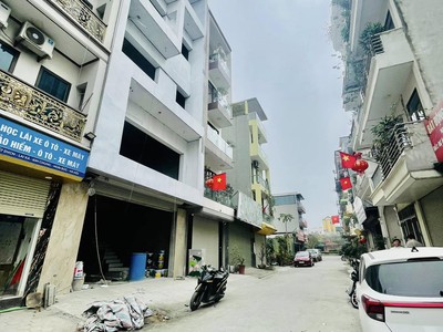 Bán gấp mảnh nhà phân lô tuyệt đẹp đường 32, cạnh chung cư newcity, kinh doanh đỉnh 2
