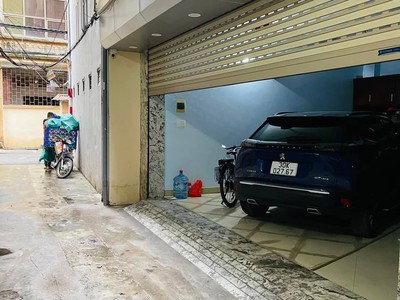  truyền thuyết kể rằng... có một căn nhà nằm sát hồ linh đàm, chỉ cách mặt phố vài bước 1
