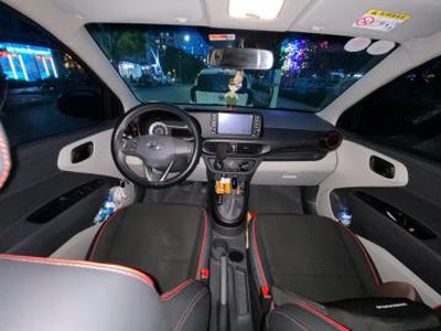 Xe chính chủ i10 sedan 1.2 AT đỏ - 2023 5