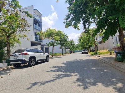 Bán nhà  cạnh chợ vạn nguyên - bình đông , q.8.  5 tầng 6pn giá nhỉnh 5 tỷ 4