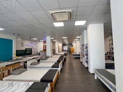 Bán nhà mặt tiền ngang 12m x 25m cách mạng tháng tám, không quá 90 tỷ 1