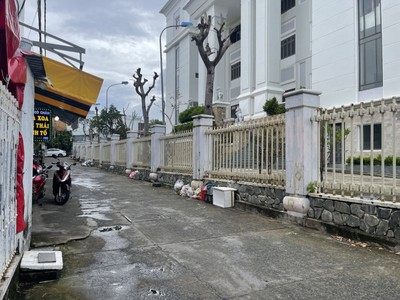 Giá mới chỉ 6.5 tỷ   trung tâm núi thành nhà 2 tầng đất 130m2   hải châu 3