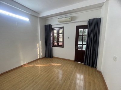 Bán nhà 5 tầng, thạch bàn, long biên, giá ,2 tỷ 1