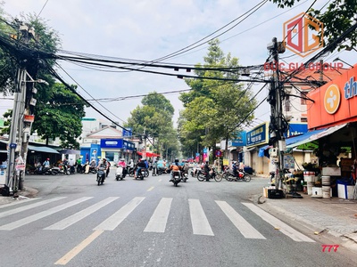 Bán đất mặt tiền đẹp, đường 4 trương đinh, gần bách hoá xanh, 10x30 chỉ 28,5 tỷ 0