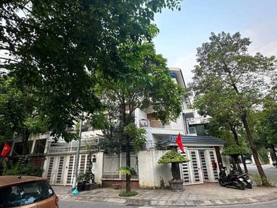 Cắt lỗ nhà foresa  xuân phương 91x4t, mt6m, vỉa hè ô tô tránh, 20 tỷ - view công viên 0