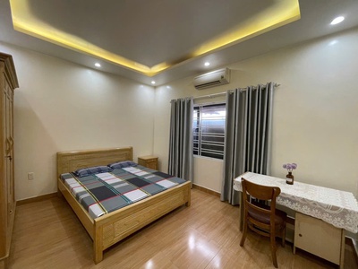 Cho thuê nhà Văn Cao, DT: 60m2, 5 phòng ngủ full đồ. 4