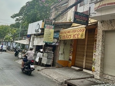 Chính chủ cần bán nhà mặt tiền - xe hơi đậu cửa- khu kinh doanh sầm uát- gần trường gần chợ- cung 1