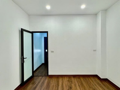 Nhà đẹp dân xây đàm quang trung 42m2,4 tầng, mặt tiền 3.5m, 8.6 tỷ long biên. 4