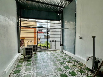 Nhà đẹp dân xây đàm quang trung 42m2,4 tầng, mặt tiền 3.5m, 8.6 tỷ long biên. 3