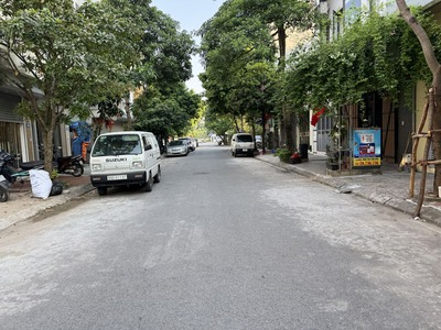 Cần bán 40m2 nhà cấp 4 khu TĐC Giang Biên. Cạnh trường Chu Văn An, chợ Quán Tình 3