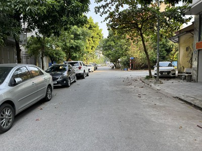 Cần bán 40m2 nhà cấp 4 khu TĐC Giang Biên. Cạnh trường Chu Văn An, chợ Quán Tình 4