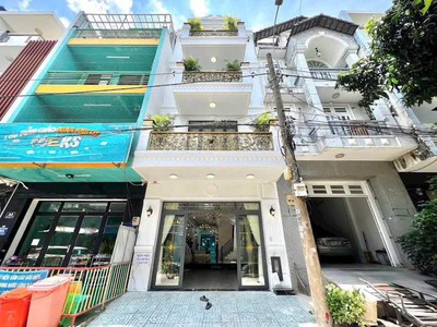 Bán nhà Quận 7 - Diện tích: 5m x 19m - Giá: 17 Tỷ 5 triệu 0