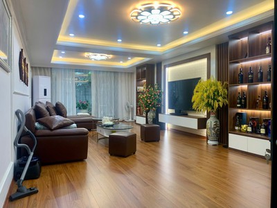 Bán Nhà 3.5 Tầng Trung Tâm Cột 3. DT:67.5m2,MT:4.5m Quay Biển 1