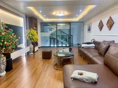 Bán Nhà 3.5 Tầng Trung Tâm Cột 3. DT:67.5m2,MT:4.5m Quay Biển 2