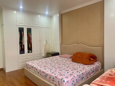 Bán Nhà 3.5 Tầng Trung Tâm Cột 3. DT:67.5m2,MT:4.5m Quay Biển 3