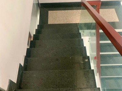 Bán Nhà 3.5 Tầng Trung Tâm Cột 3. DT:67.5m2,MT:4.5m Quay Biển 5