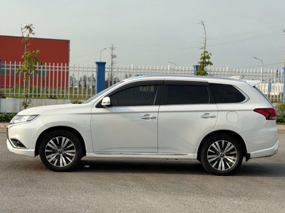Mitsubishi Outlander 2.0 CVT   đời 2022 2