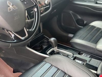 Mitsubishi Outlander 2.0 CVT   đời 2022 6