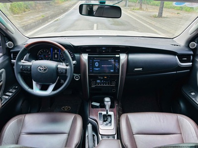 Bán xe Toyota Fortuner 2.7V 4x2 AT 2019, màu trắng. 8
