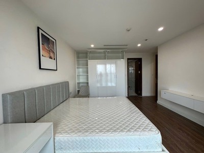 Căn hộ Sunshine Center Mỹ Đình, thiết kế 2 phòng ngủ. Được trang bị đầy đủ nội thất mới. 2
