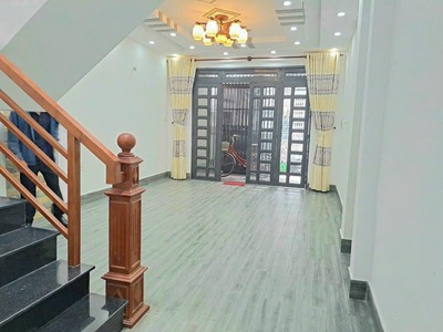 Cần bán nhà 59m2,shr, đ.lê lợi, tân hiệp, 3pn, 2wc, giá 710tr bao sổ 0