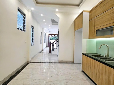 Nhà đẹp xây mới 5 tầng ở đàm quang trung long biên gần cầu vĩnh tuy diện tích 67m, 8 tỷ 2