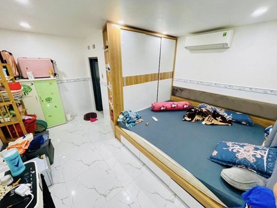 Góc 2 mặt tiền - sát cạnh đầm sen - xe hơi vào nhà - 3 tầng - 64m - giá mềm nhỉnh 5 3