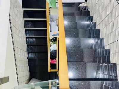Góc 2 mặt tiền - sát cạnh đầm sen - xe hơi vào nhà - 3 tầng - 64m - giá mềm nhỉnh 5 4