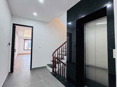 Bán toà nhà 7 tầng - thang máy- gần chu văn an, linh đàm - 73m2 - 17,5 tỷ 2