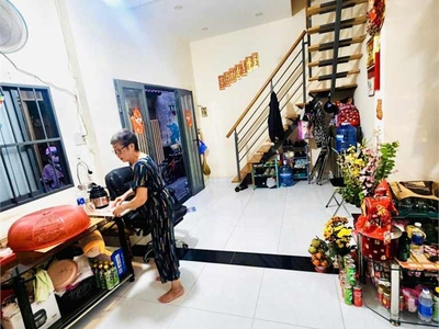 Nhà đẹp ngay chợ tân quy q7 dt40m2 ngang khủng 6m50 1