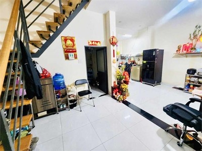 Nhà đẹp ngay chợ tân quy q7 dt40m2 ngang khủng 6m50 0