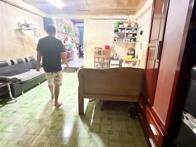 Bnas nhà mặt tiền - khu dân cư hiện hữu- xe hơi đổ cửa- thông ra hoàng diệu và nguyeenc tât thành. 0