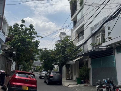 7 tỷ - nhà cũ tiện xây mới - hẻm 8m thông chợ vải phú thọ hoà - 68m2 - 3.5 x 20m - sổ vuông vắn  0