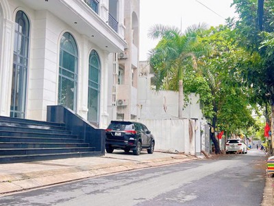 Cần bán gấp biệt thự thảo điền quận 2   giảm sốc chỉ 57 tỷ 3