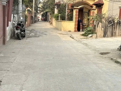 Đất diện tích rộngt gần 100m ô tô vào, ngõ nông, ngay trục chính vạn 3, thanh trì giá 6.35 tỷ 0