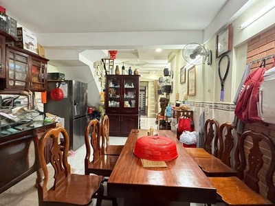 Tân kỳ tân quý  dt: 60m2   4 x 16   4 tầng - 4pn - hẻm xe hơi - sổ vuông vức - hoàn công đầy đủ 4