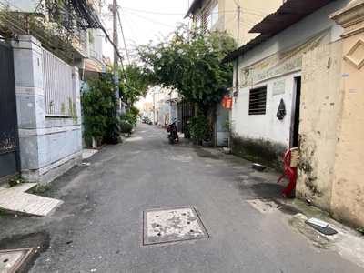 Gần lê trọng tấn dt: 116m2 - hẻm  xe hơi - phù hợp xây chdv. 1