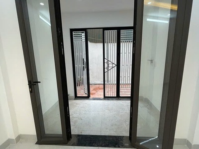 Nhà mới ở luôn ngọc trì 39m2,x 5 tầng,mặt tiền 3.6m, 6.15 tỷ long biên. 2