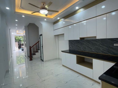 Nhà mới ngõ rộng thông  phố thanh am 52m2,x  5 tầng,mặt  t iền 3.5m, 9.5 tỷ long biên. 3