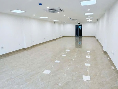 Cần bán tòa nhà văn phòng 8 tầng thang máy mới koong, vỉa hè, dòng tiền 120tr/ thấng, giá 73 tỷ 3