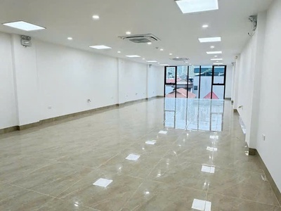 Cần bán tòa nhà văn phòng 8 tầng thang máy mới koong, vỉa hè, dòng tiền 120tr/ thấng, giá 73 tỷ 2