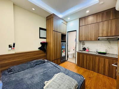 Bán 180m - 9 Tầng - 8m.Mặt Tiền.  Võ Chí Công   Cầu Giấy.Thu 5 Tỷ/Năm 2