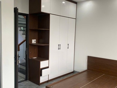 Bán Nhà 3 Tầng Full Nội Thất Ngõ 20 Cao Xanh. DT:52m2,MT:4.6m 3