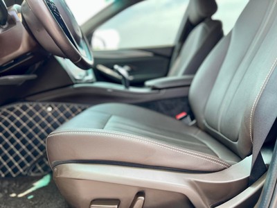 Bán xe Vinfast Lux A2.0 Turbo 2021, màu xám. 9