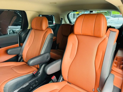 Bán xe Kia Carnival 2.2D Premium 7s 2024, màu trắng. 10